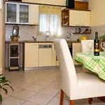 Two-bedroom In Lejlighed Nečujam