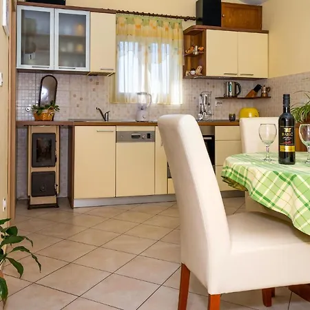 Two-bedroom In Apartmán Nečujam
