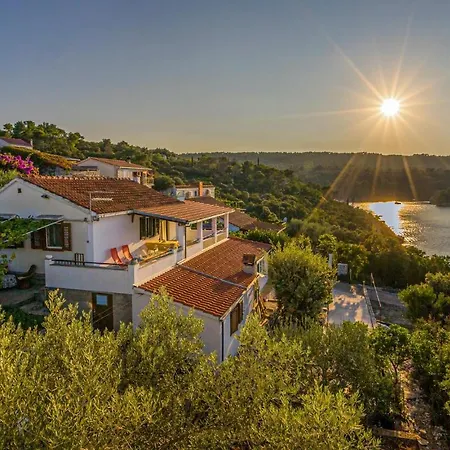2 Bedroom Cozy In Necujam
